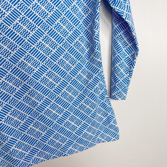 J McLaughlin Small S Blue White Geometric Print 3/4 Sleeve Catalina Cloth Top - Picture 4 of 7